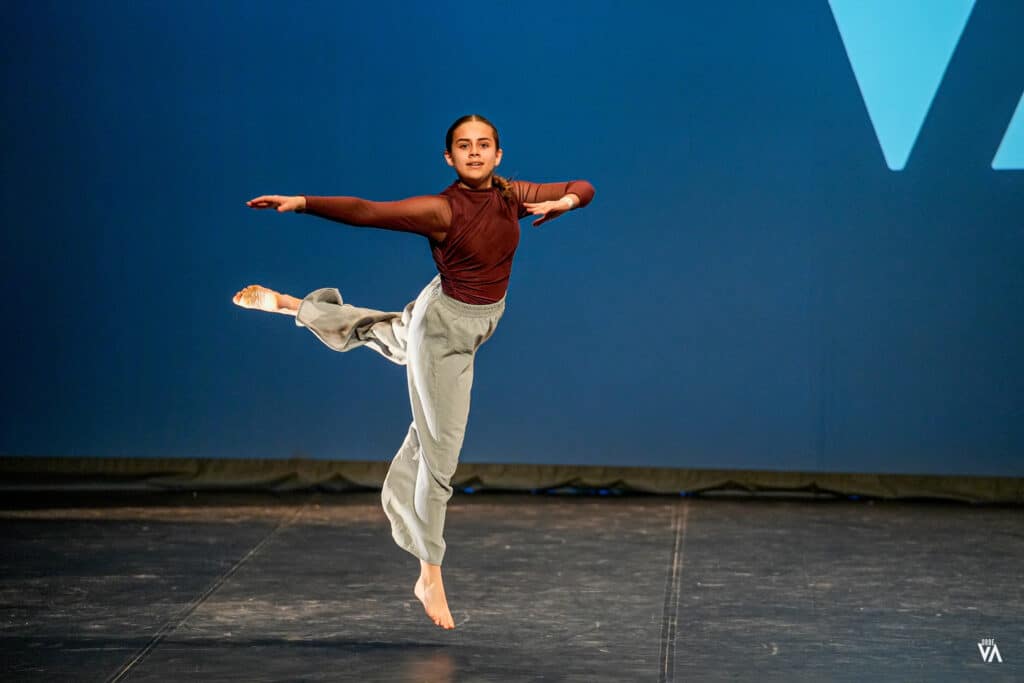 Alumna Emma Uria se proclama vencedora en Danza Contemporanea Orbe Burgos Nekane Itoiz - Nekane Itoiz - Academia de Baile en Pamplona